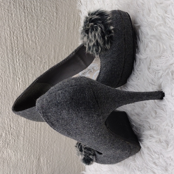Dollhouse Gray Faux Woo Faux Fur Upper Almond Toe Slip On Platform Stiletto Heel - Picture 16 of 16